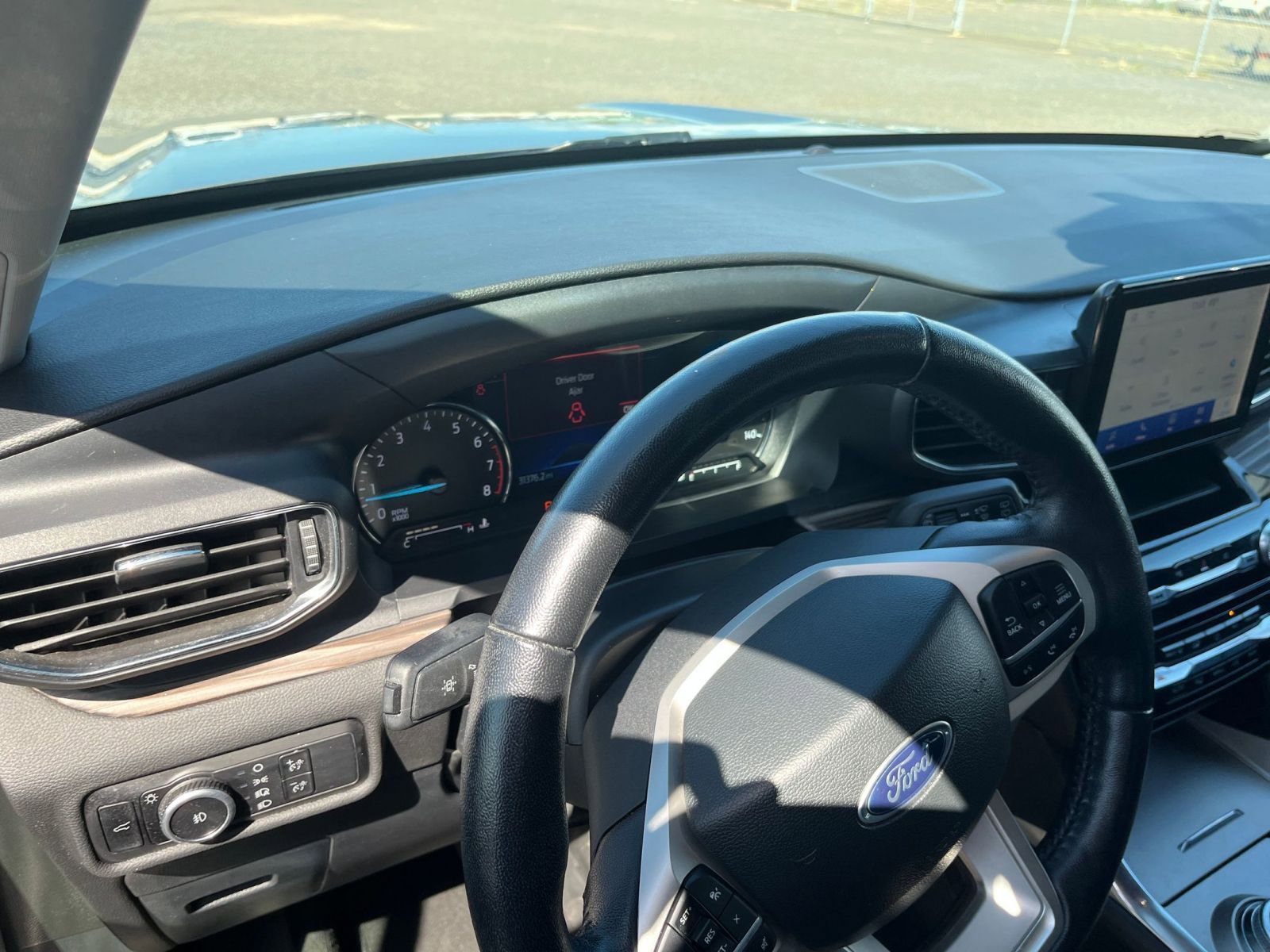 Used 2023 Ford Explorer Limited image 39