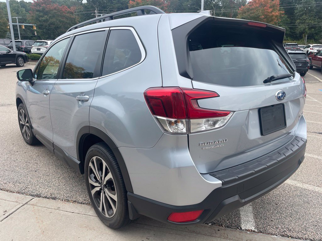 Used 2023 Subaru Forester Premium AWD/4WD image 5