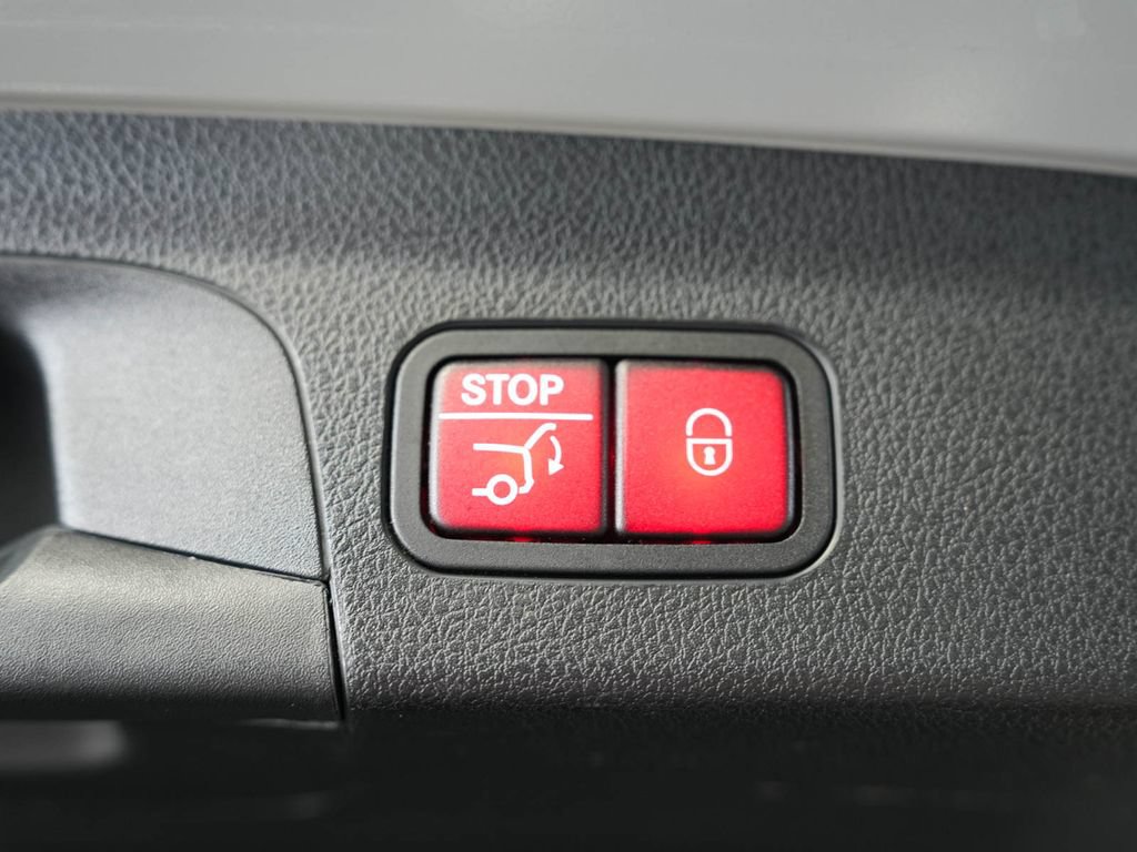 Used 2024 Mercedes-Benz GLE 450e 4MATIC image 39
