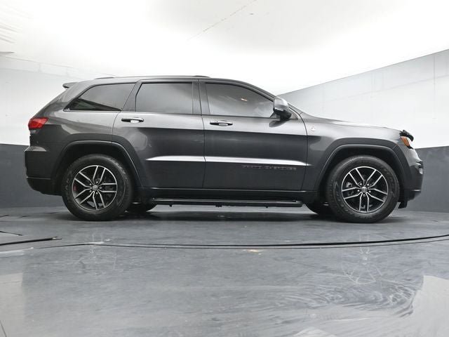 Used 2017 Jeep Grand Cherokee Trailhawk w/ Trailhawk Luxury Group AWD/4WD image 33