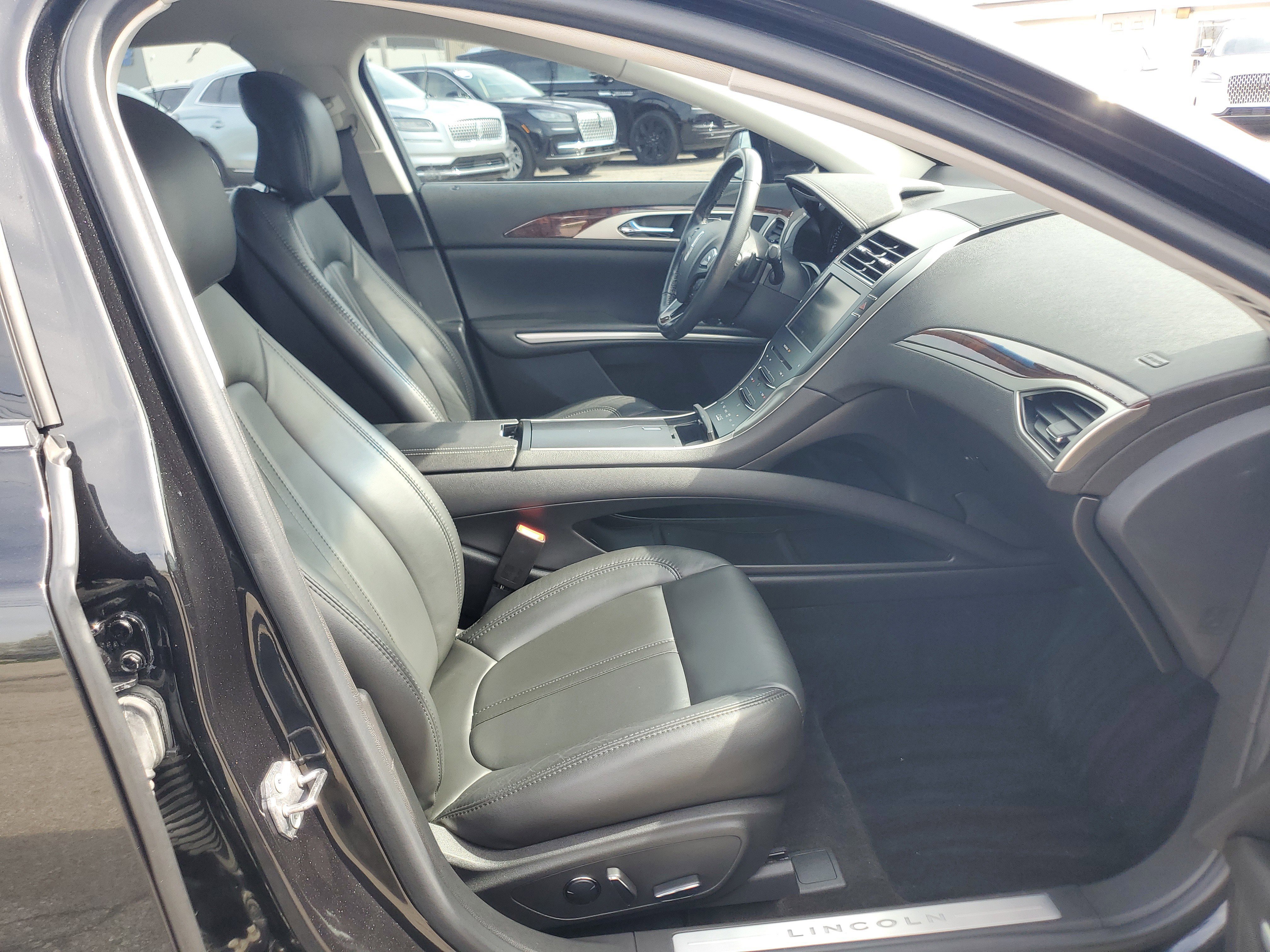 Used 2013 Lincoln MKZ FWD image 9