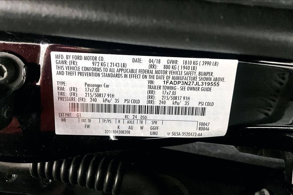 Used 2018 Ford Focus Titanium w/ Titanium Technology Package FWD image 31