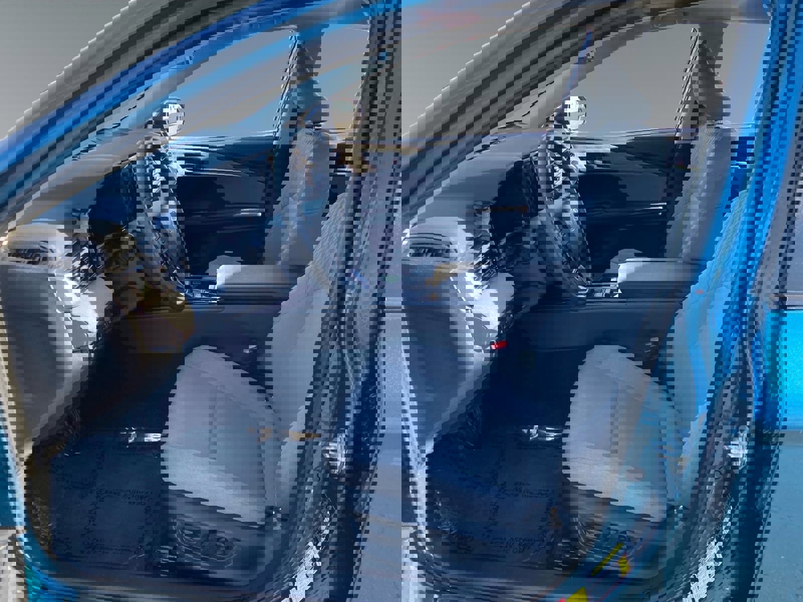 Used 2025 Toyota Camry LE w/ Convenience Package image 9