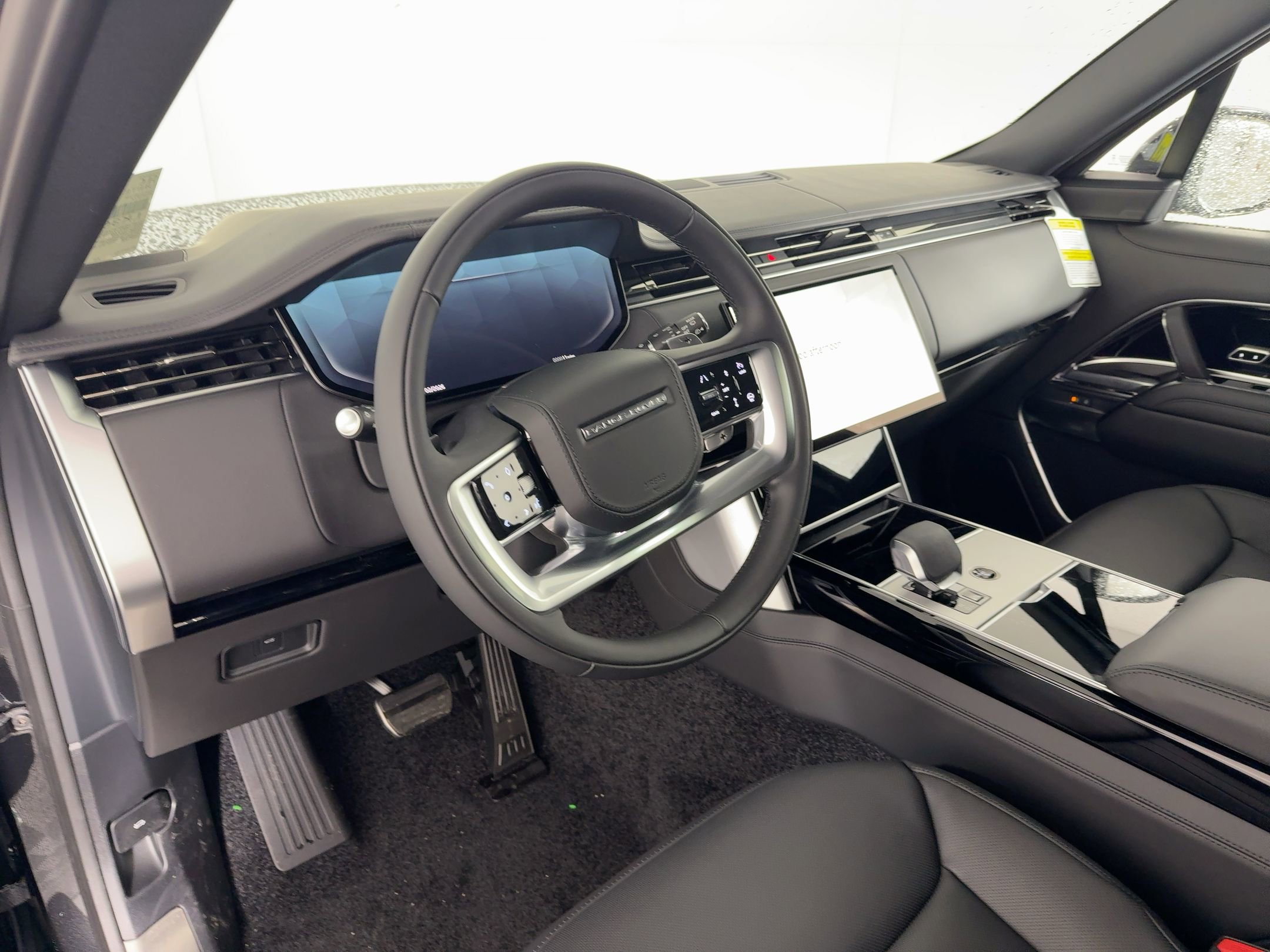 New 2026 Land Rover Range Rover Long Wheelbase SE AWD/4WD image 4
