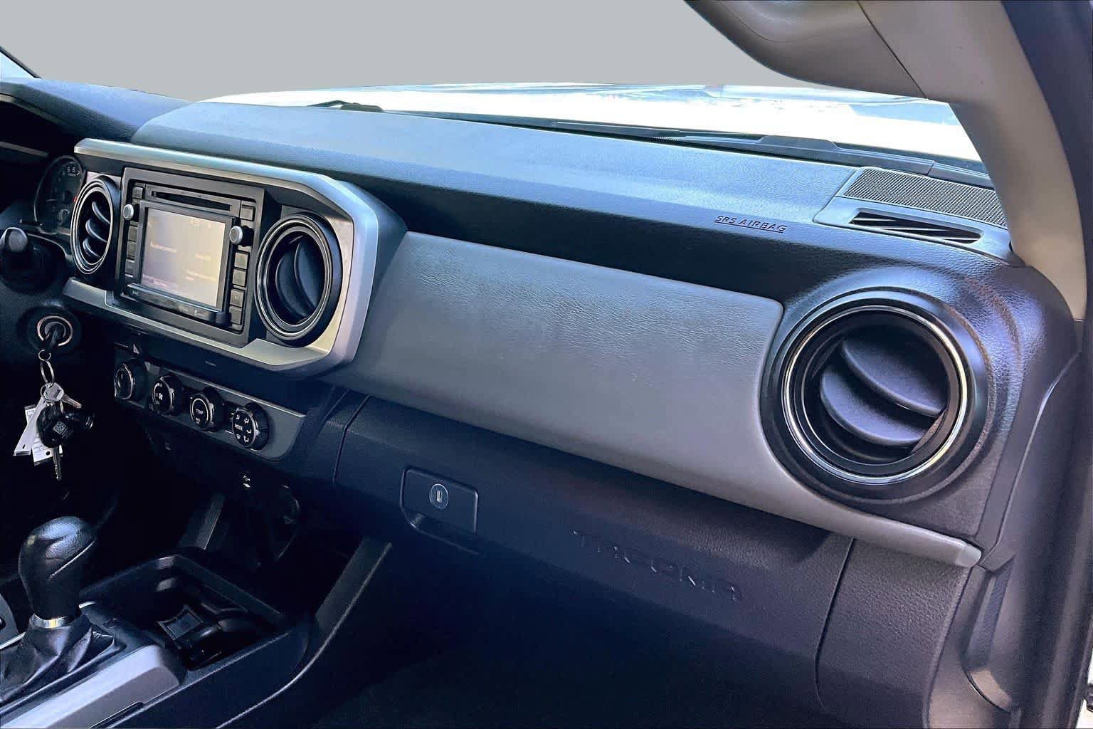 Certified 2019 Toyota Tacoma SR5 AWD/4WD image 17