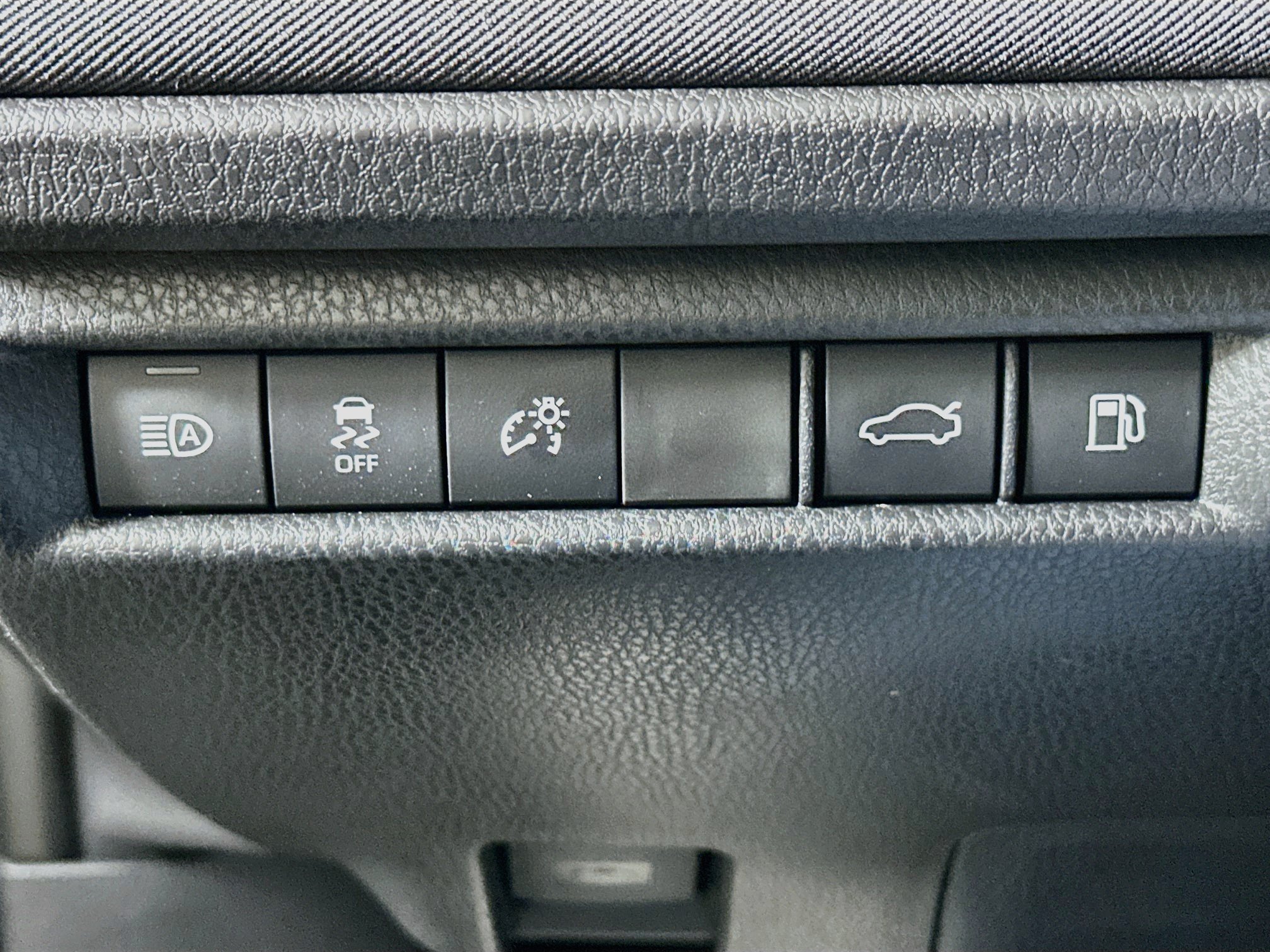 Used 2026 Toyota Camry LE FWD image 17