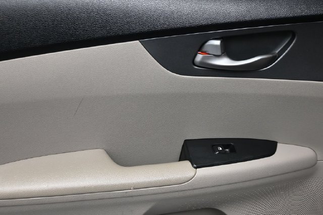 Used 2019 Kia Forte LXS FWD image 8