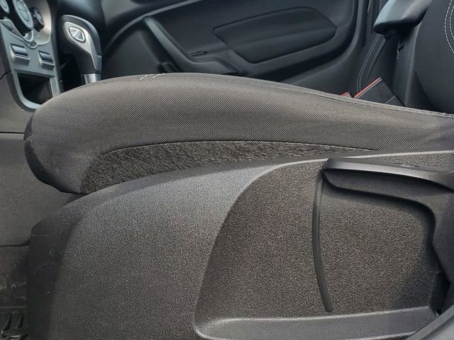 Used 2015 Ford Fiesta SE image 6