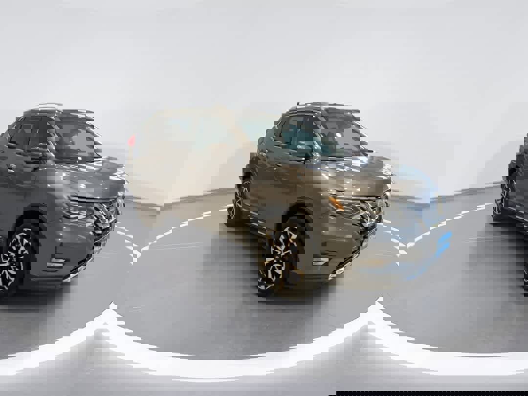 Used 2017 Nissan Rogue SL w/ SL Premium Package image 2