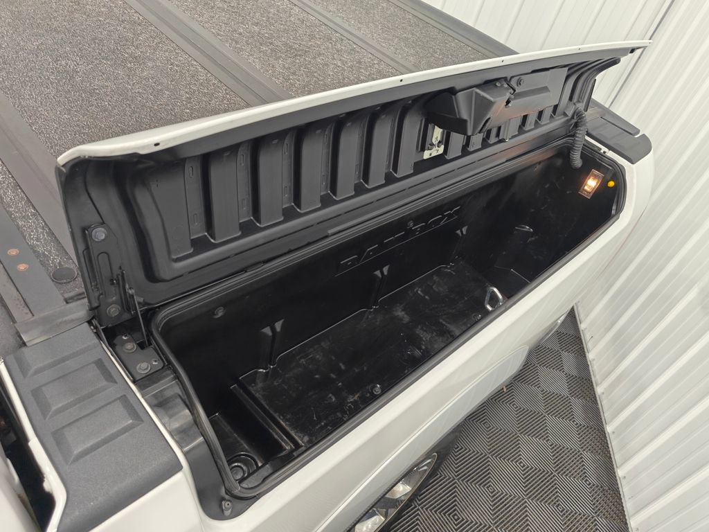 Used 2017 RAM 1500 Laramie w/ Convenience Group AWD/4WD image 27