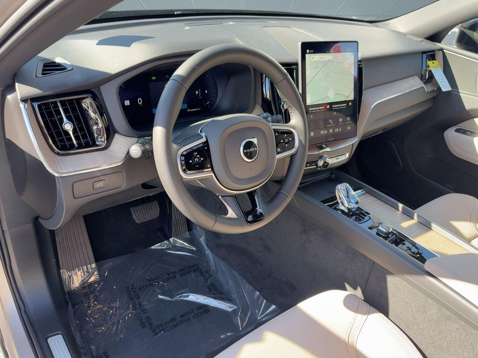 New 2026 Volvo XC60 B5 Plus w/ Climate Package image 4