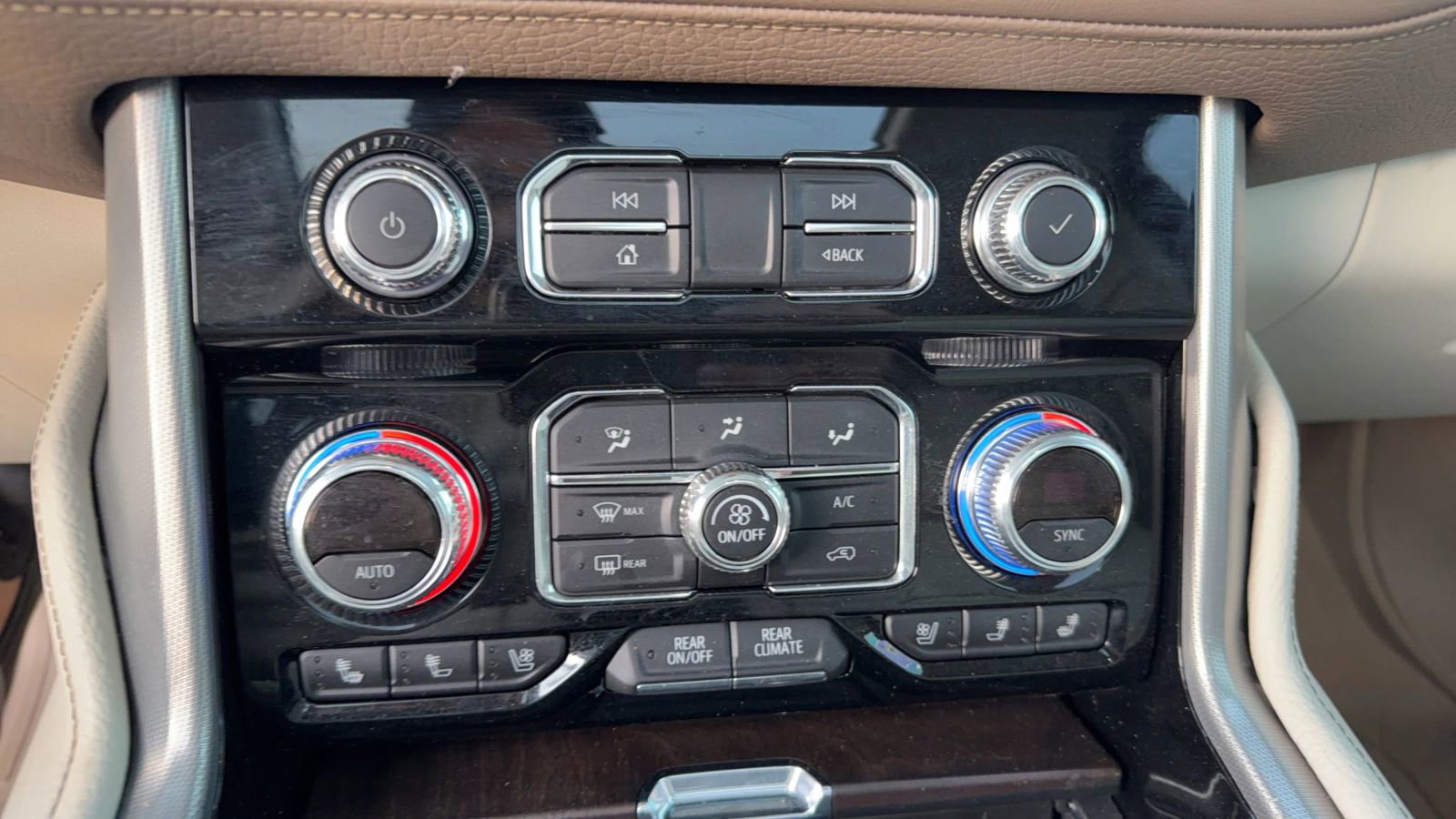 Used 2021 GMC Yukon XL Denali w/ Denali Ultimate Package image 26