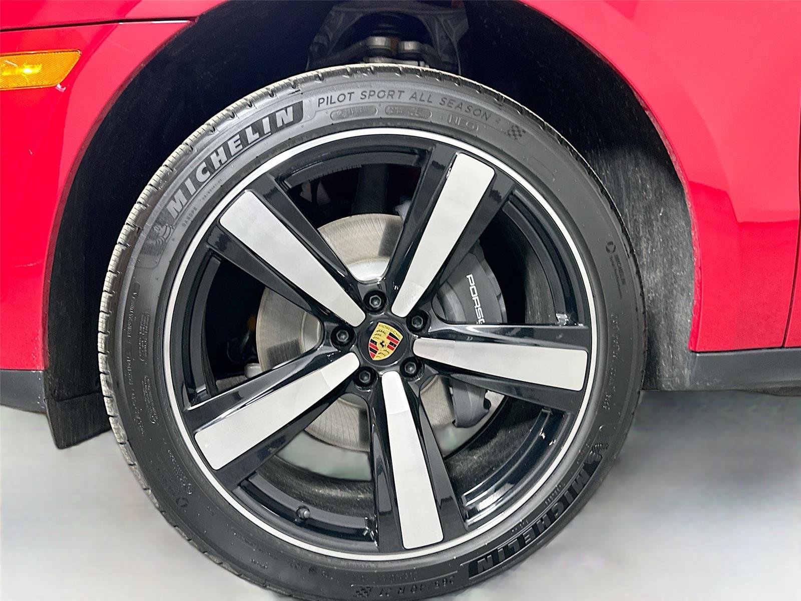Certified 2026 Porsche Macan Turbo AWD/4WD image 11