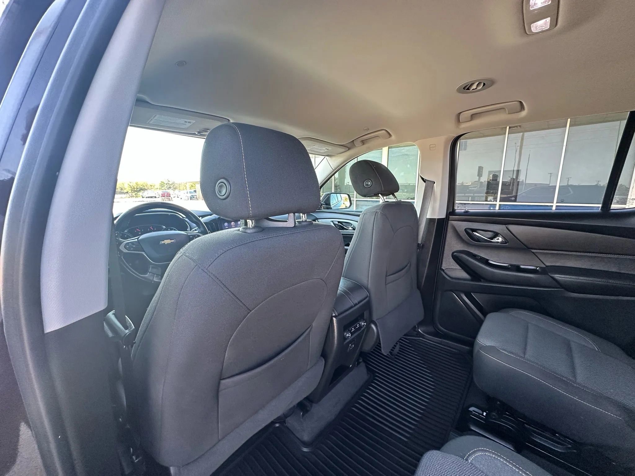 Used 2020 Chevrolet Traverse LT FWD image 14