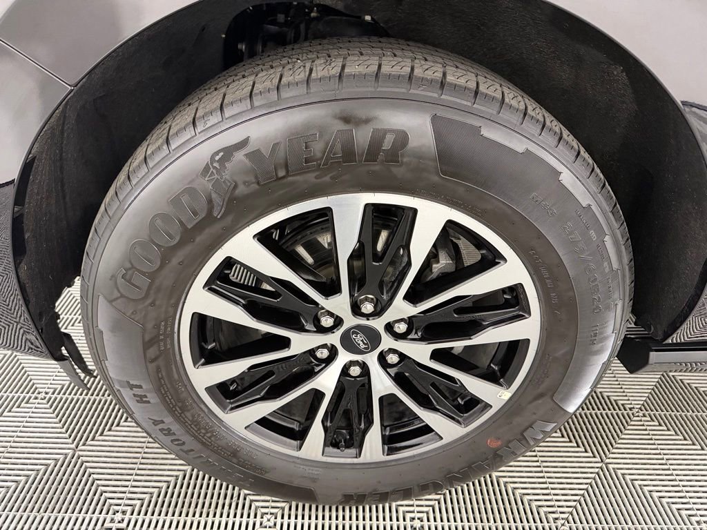 Used 2025 Ford Expedition Max Platinum image 11