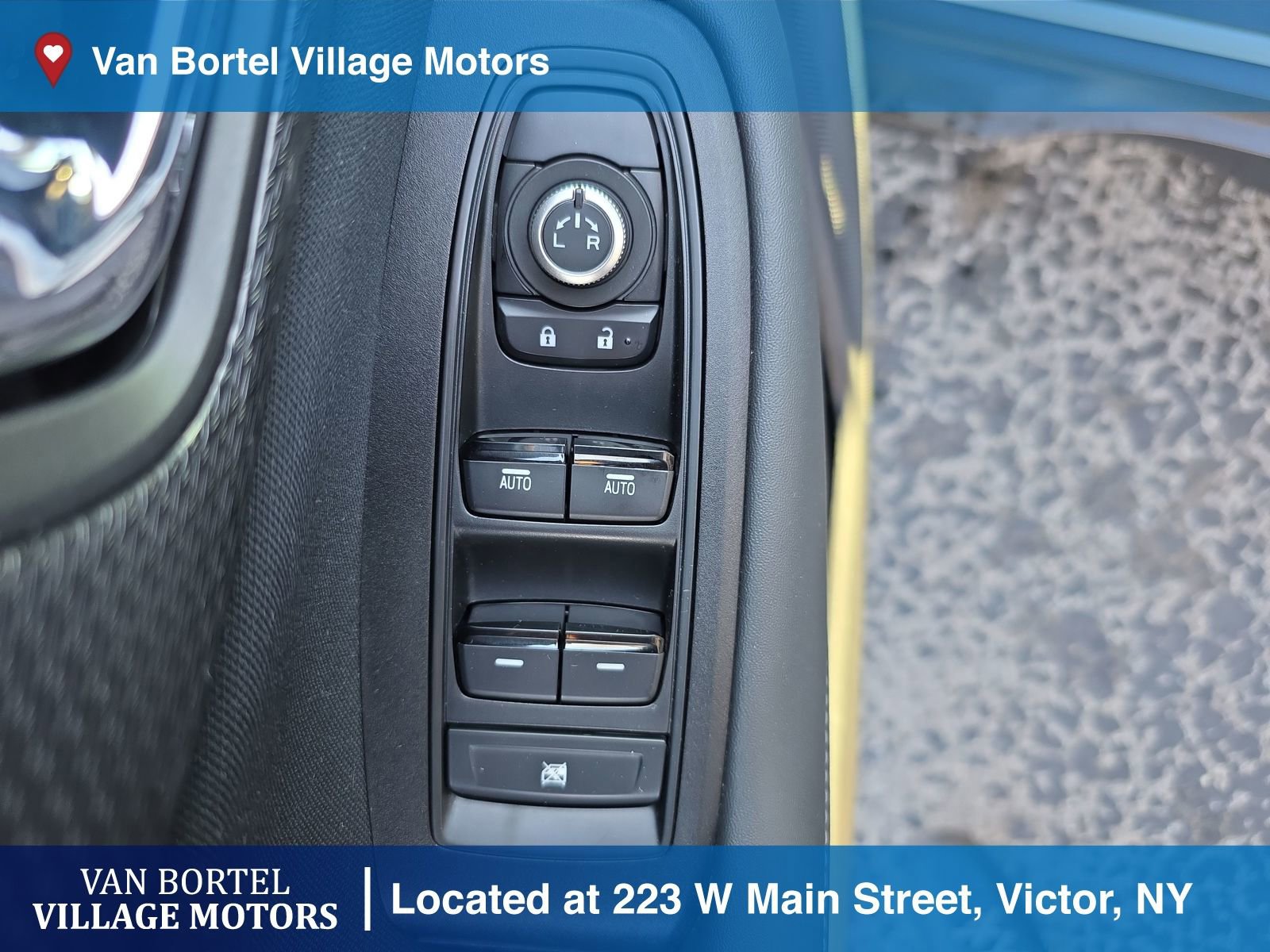 Used 2022 Subaru Outback Premium image 11