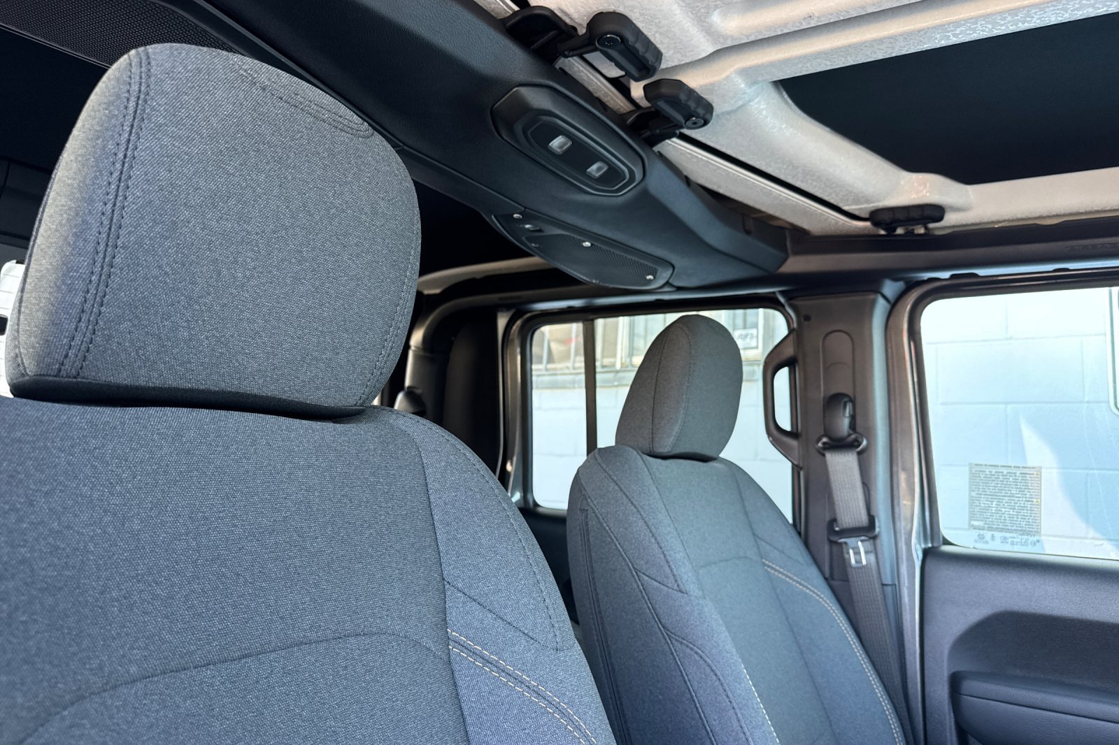 New 2026 Jeep Gladiator Sport AWD/4WD image 15