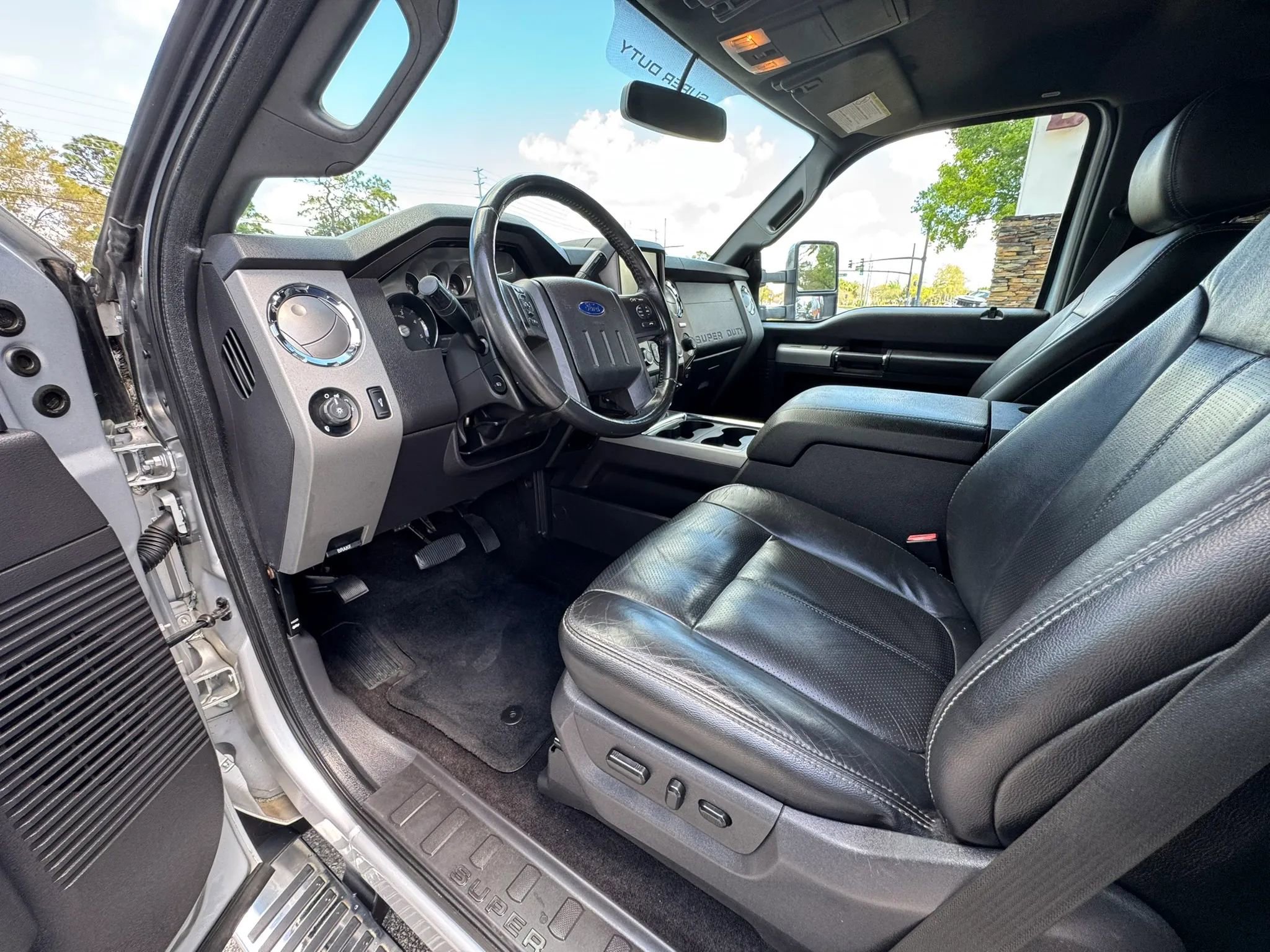 Used 2015 Ford F350 Lariat w/ Chrome Package image 7