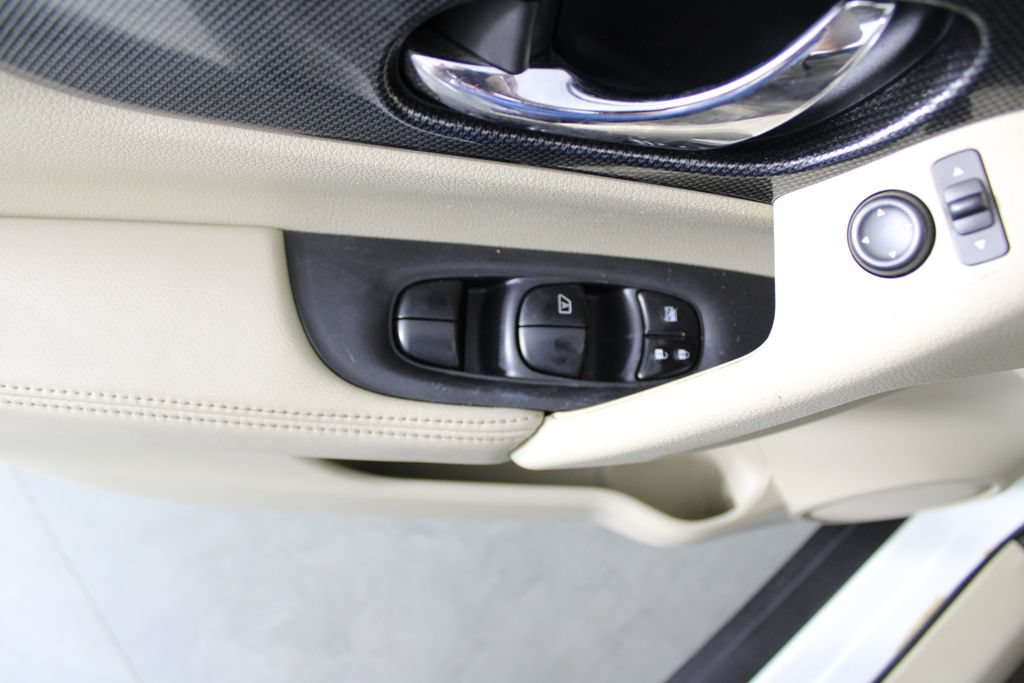 Used 2015 Nissan Rogue SL FWD image 22