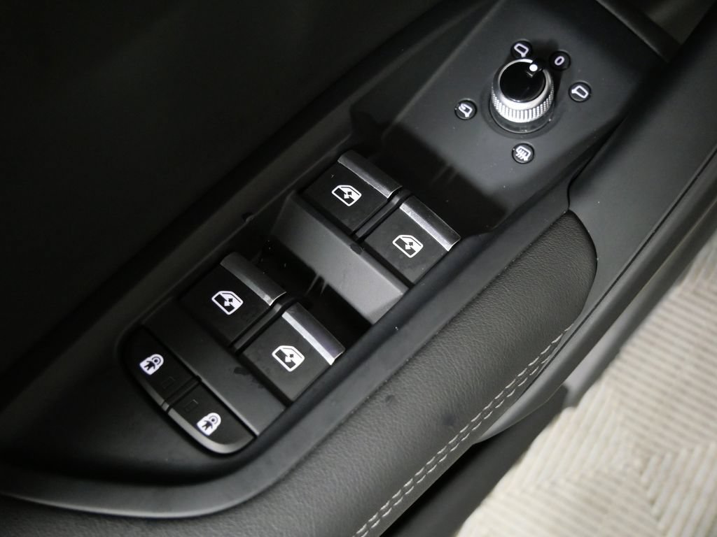 Used 2023 Audi Q5 2.0T Premium Plus w/ Premium Plus Package AWD/4WD image 15