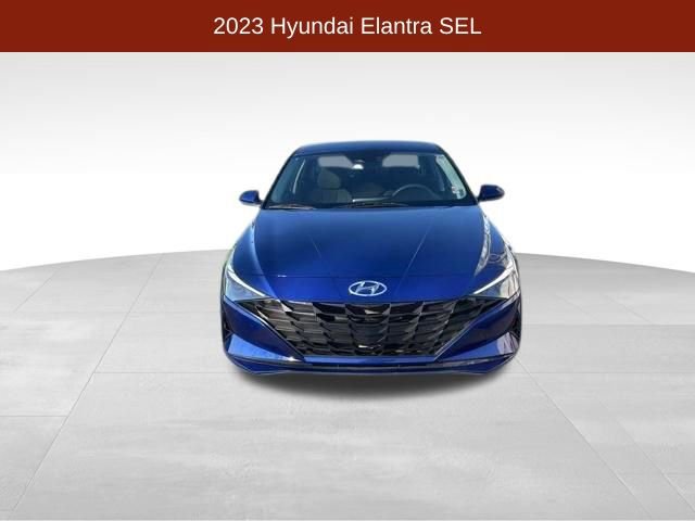 Used 2023 Hyundai Elantra SEL FWD image 2