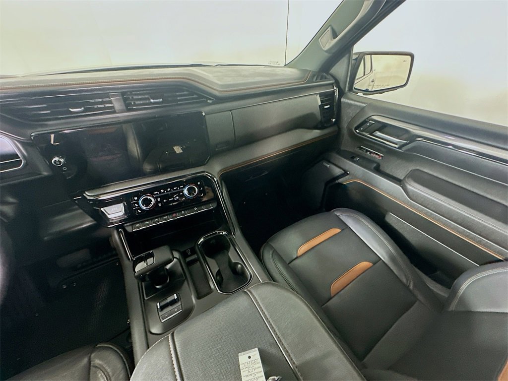 Used 2023 GMC Sierra 1500 AT4 w/ AT4 Premium Package image 11
