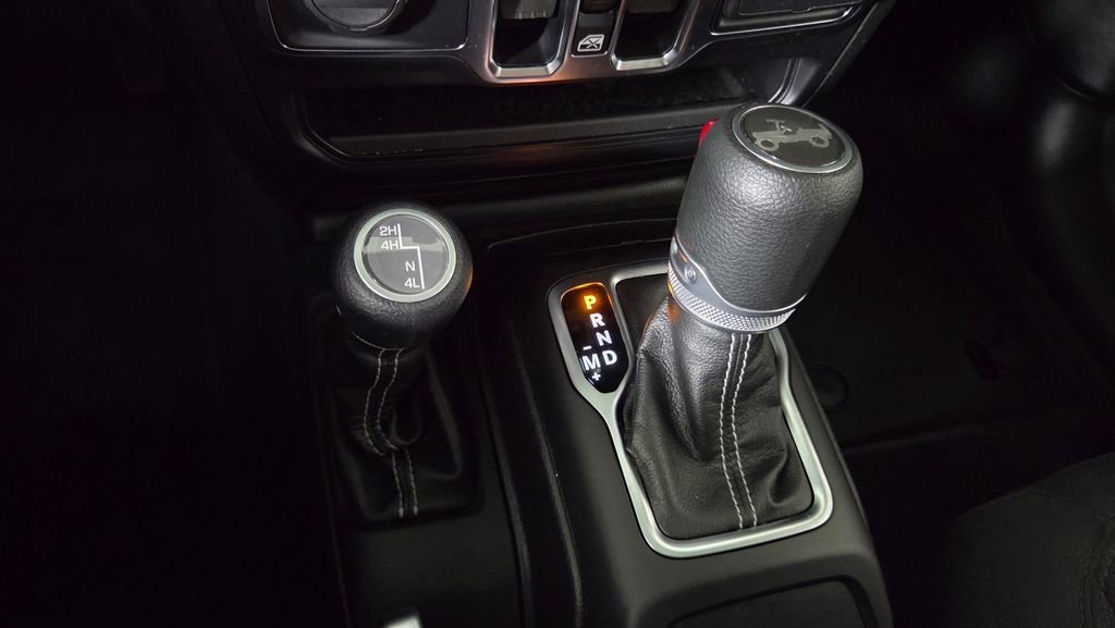 Used 2020 Jeep Wrangler Unlimited Sahara w/ LED Lighting Group image 21