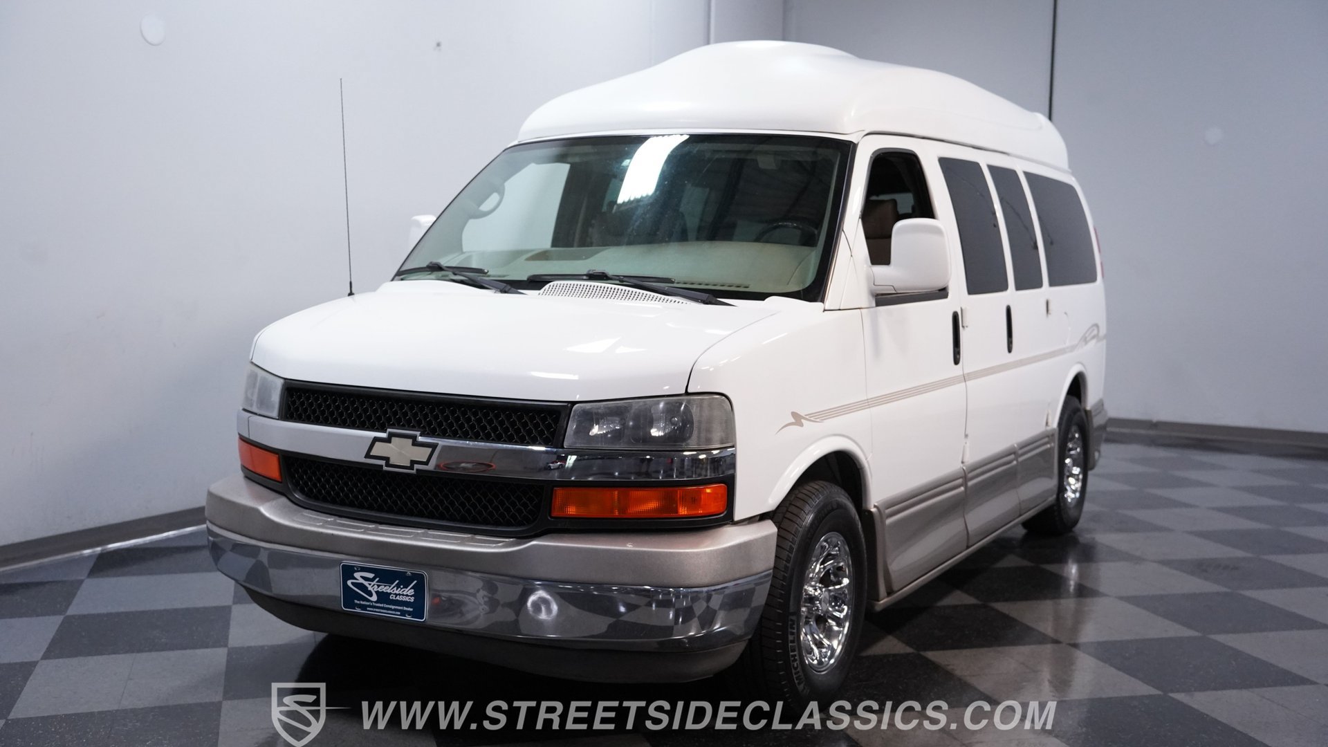 Used 2007 Chevrolet Express 1500 w/ Preferred Equipment Group RWD image 17