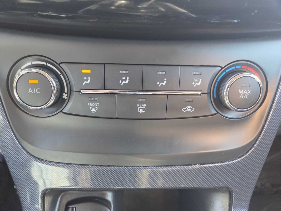 Used 2017 Nissan Sentra SR w/ Driver's Assist Package FWD image 22