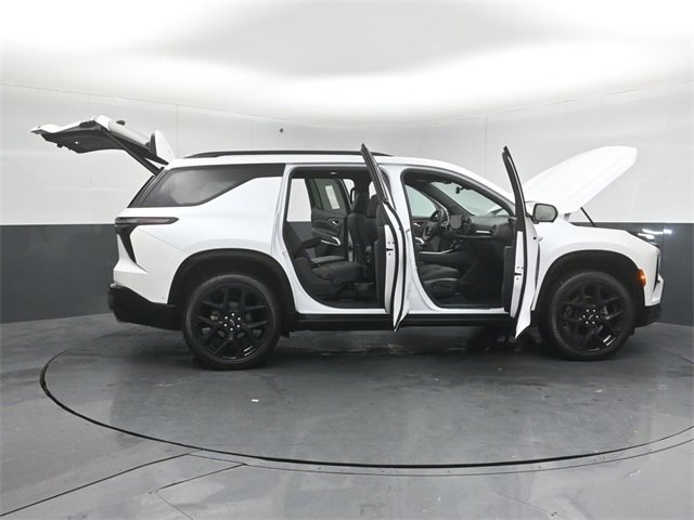 Used 2024 Chevrolet Traverse RS w/ LPO, Floor Liner Package image 57
