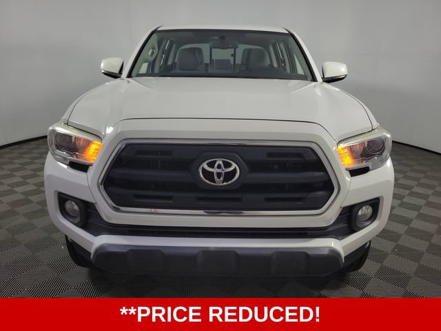 Used 2017 Toyota Tacoma SR5 AWD/4WD image 2
