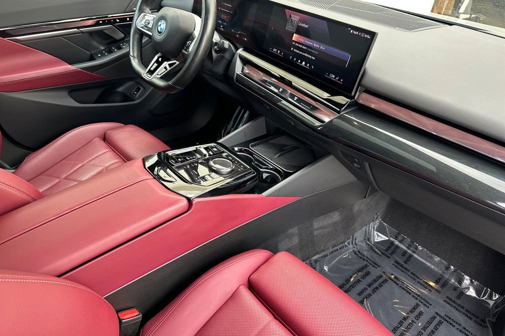Used 2024 BMW i5 eDrive40i w/ M Sport Package image 16