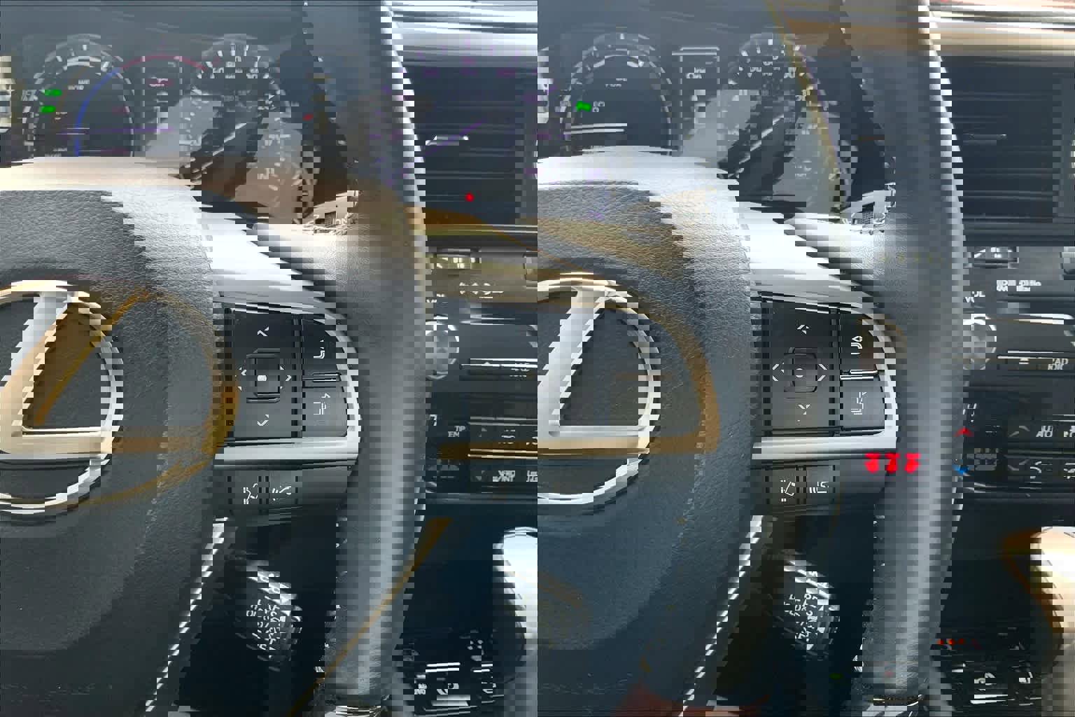 Used 2019 Lexus RX 450h AWD w/ Navigation Package image 25