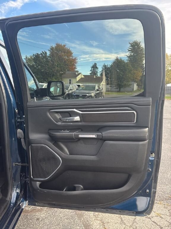 Used 2024 RAM 1500 Laramie AWD/4WD image 25