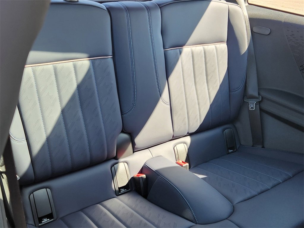 Used 2025 MINI Cooper 2-Door Hardtop image 17