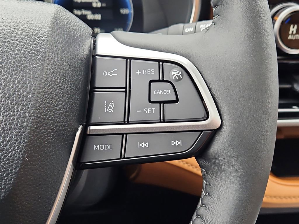 New 2026 Toyota Highlander Platinum AWD/4WD image 19
