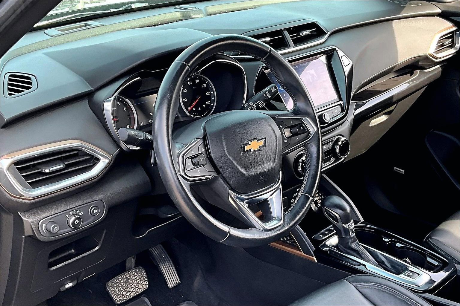 Used 2021 Chevrolet TrailBlazer ACTIV w/ Technology Package image 13