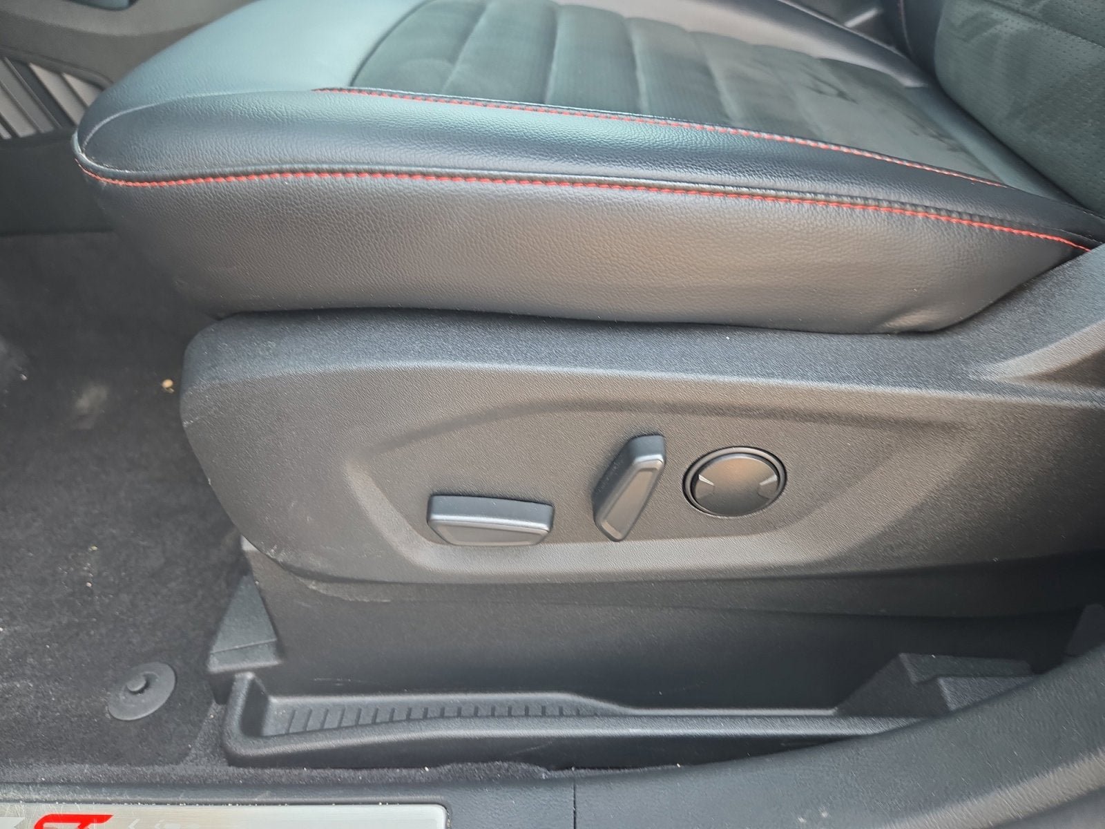 Used 2023 Ford Edge ST-Line AWD/4WD image 12