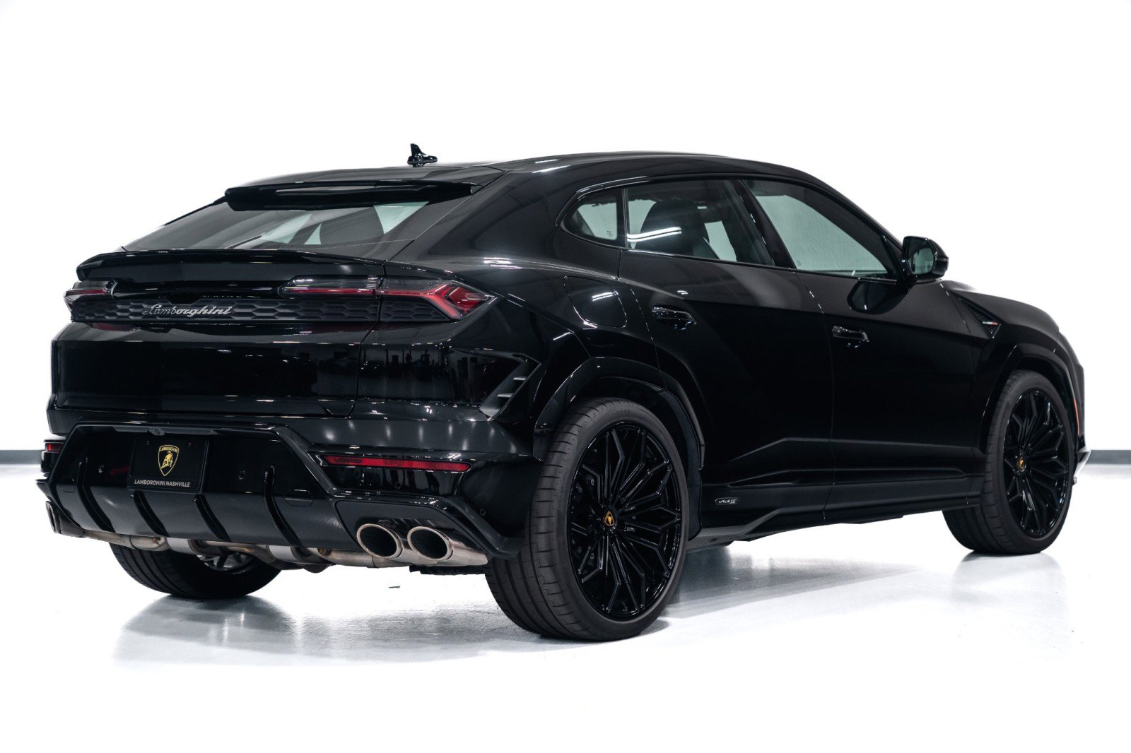 Used 2025 Lamborghini Urus SE image 7