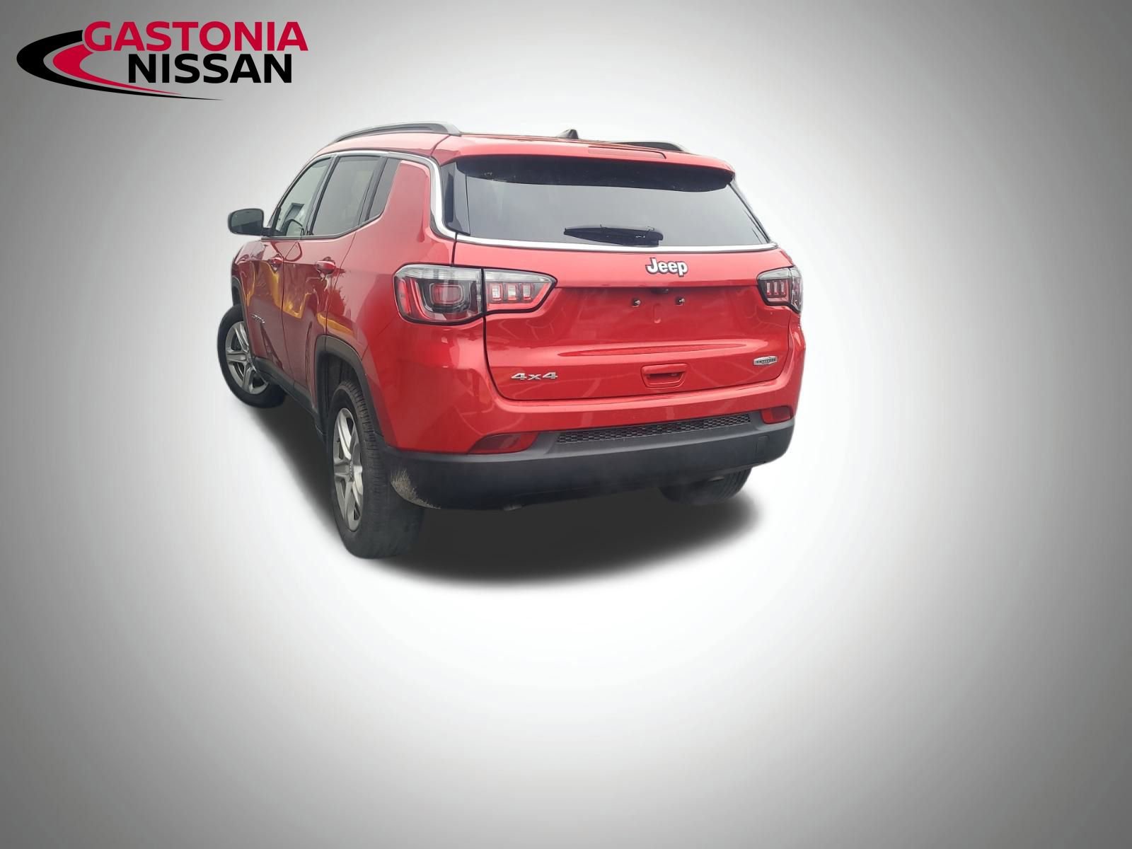 Used 2024 Jeep Compass Latitude image 31