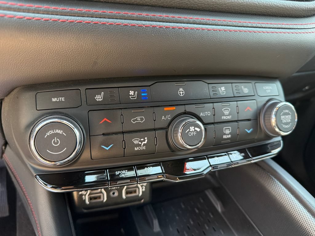 Used 2025 Dodge Durango R/T AWD/4WD image 31