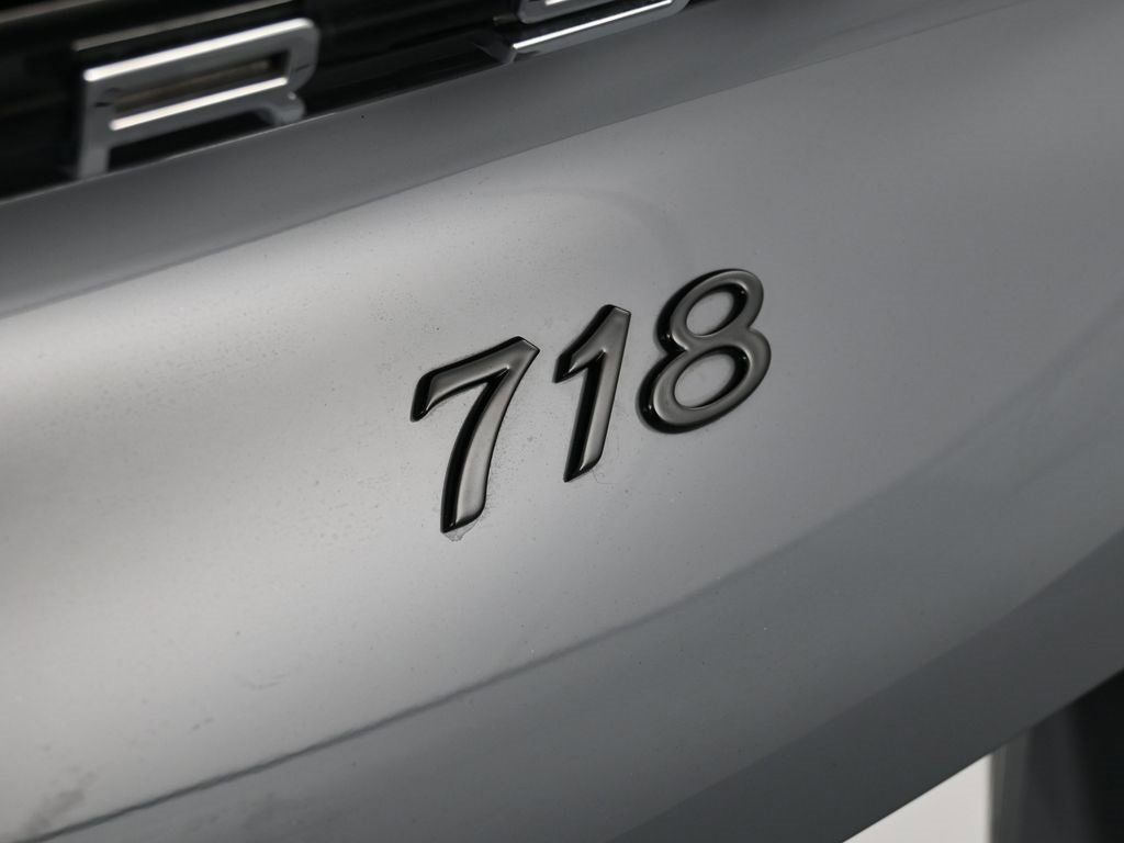 Used 2025 Porsche 718 Cayman image 7