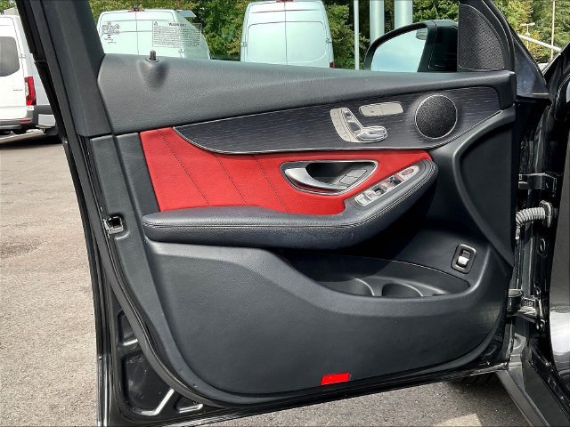 Used 2022 Mercedes-Benz GLC 300 4MATIC image 22