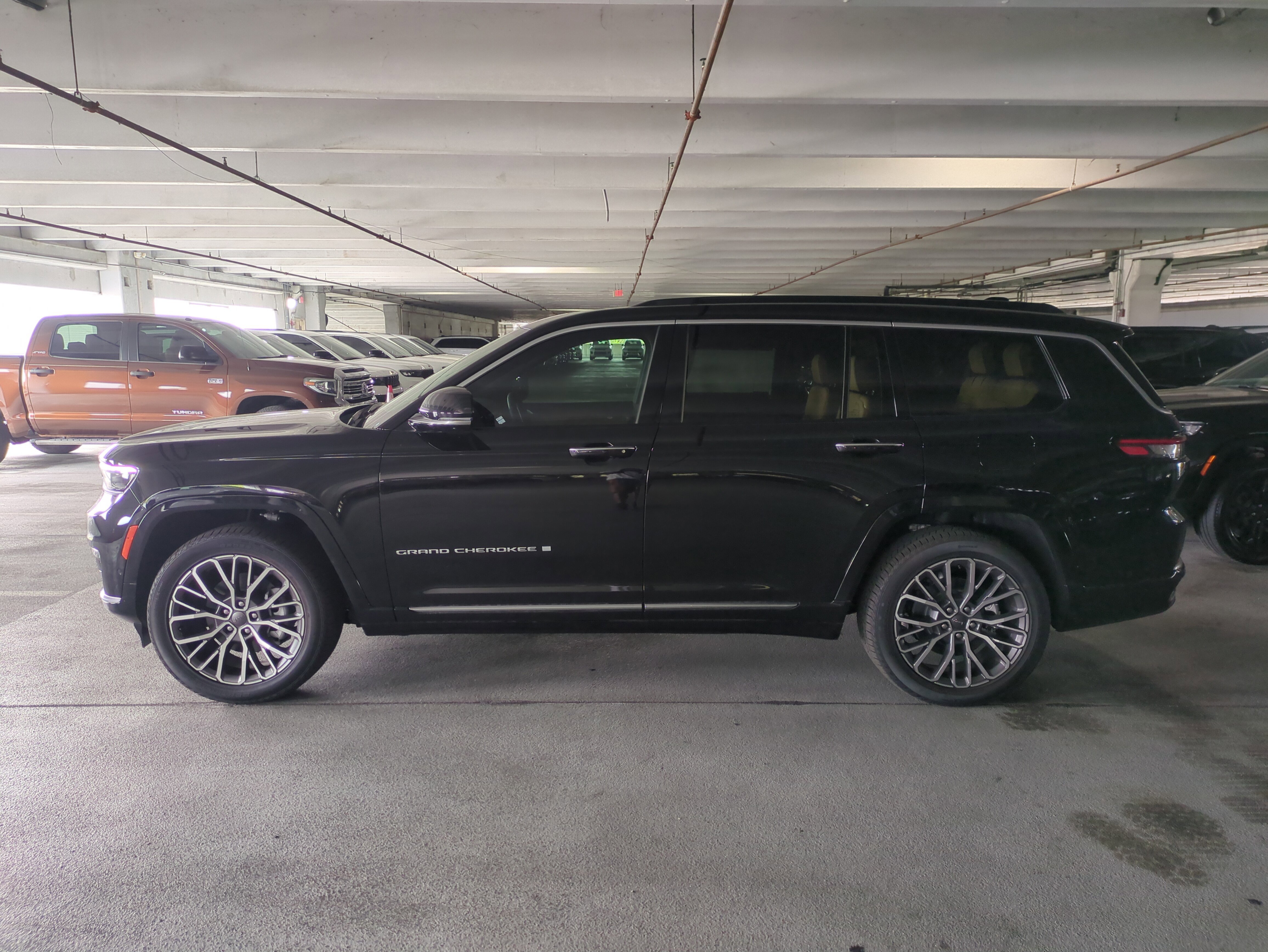 New 2025 Jeep Grand Cherokee L Summit image 8