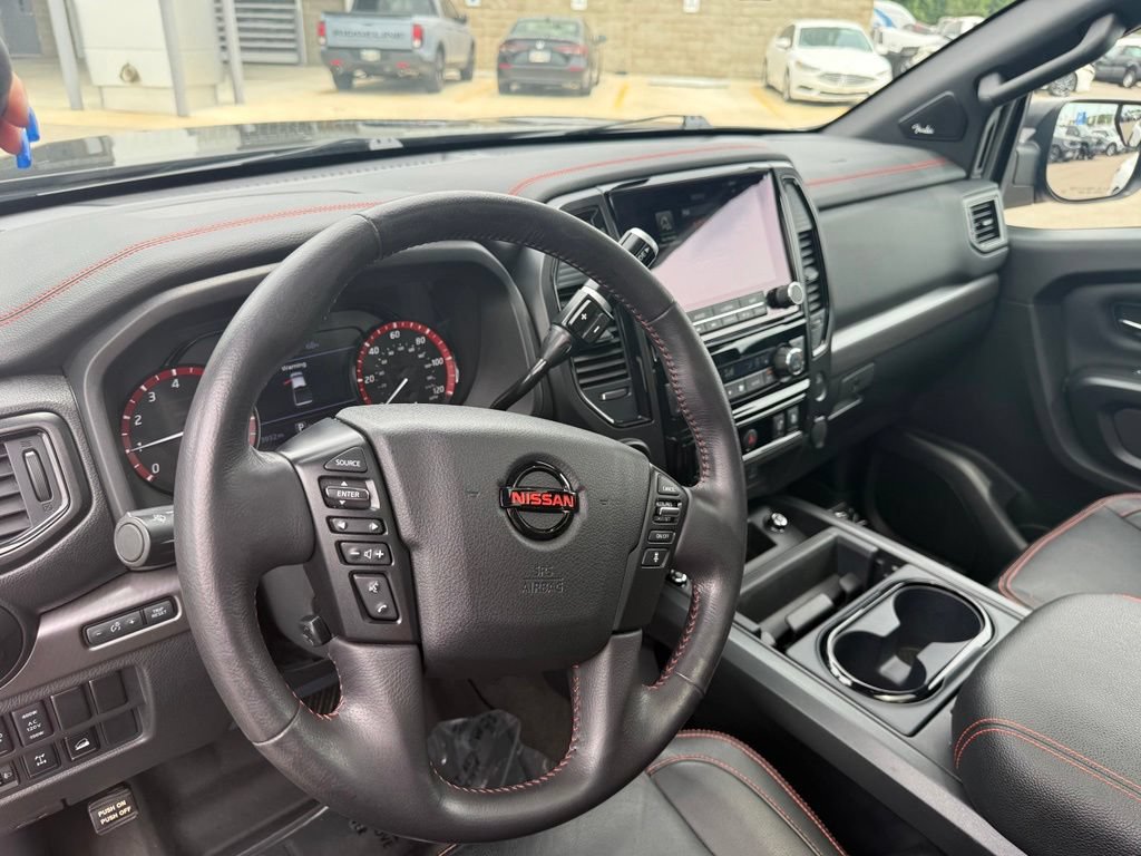 Used 2022 Nissan Titan PRO-4X w/ Pro-4x Convenience Package AWD/4WD image 19