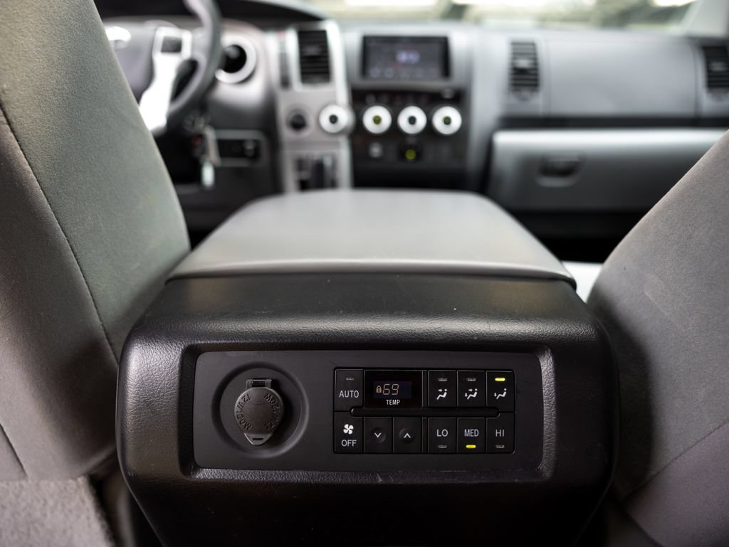 Used 2017 Toyota Sequoia SR5 AWD/4WD image 25
