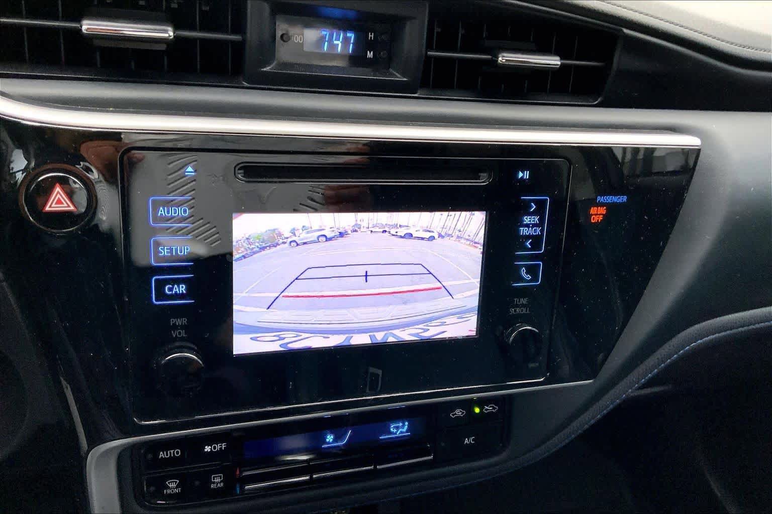 Used 2018 Toyota Corolla SE FWD image 25