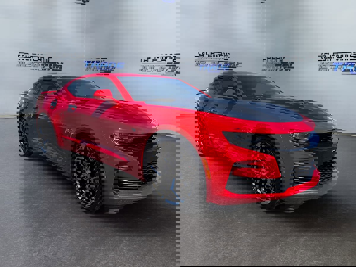 Used 2019 Chevrolet Camaro SS image 3