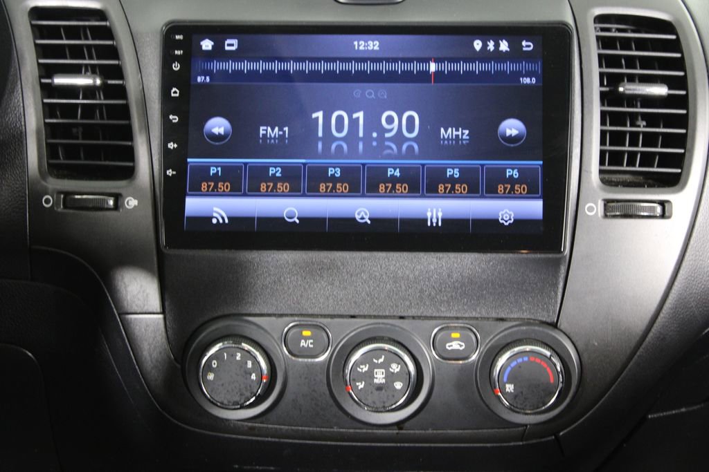 Used 2017 Kia Forte LX FWD image 8