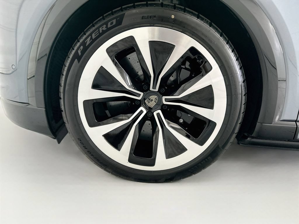 New 2026 Porsche Cayenne Turbo AWD/4WD image 30